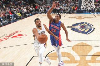 虽然与乔治 虽然与乔治